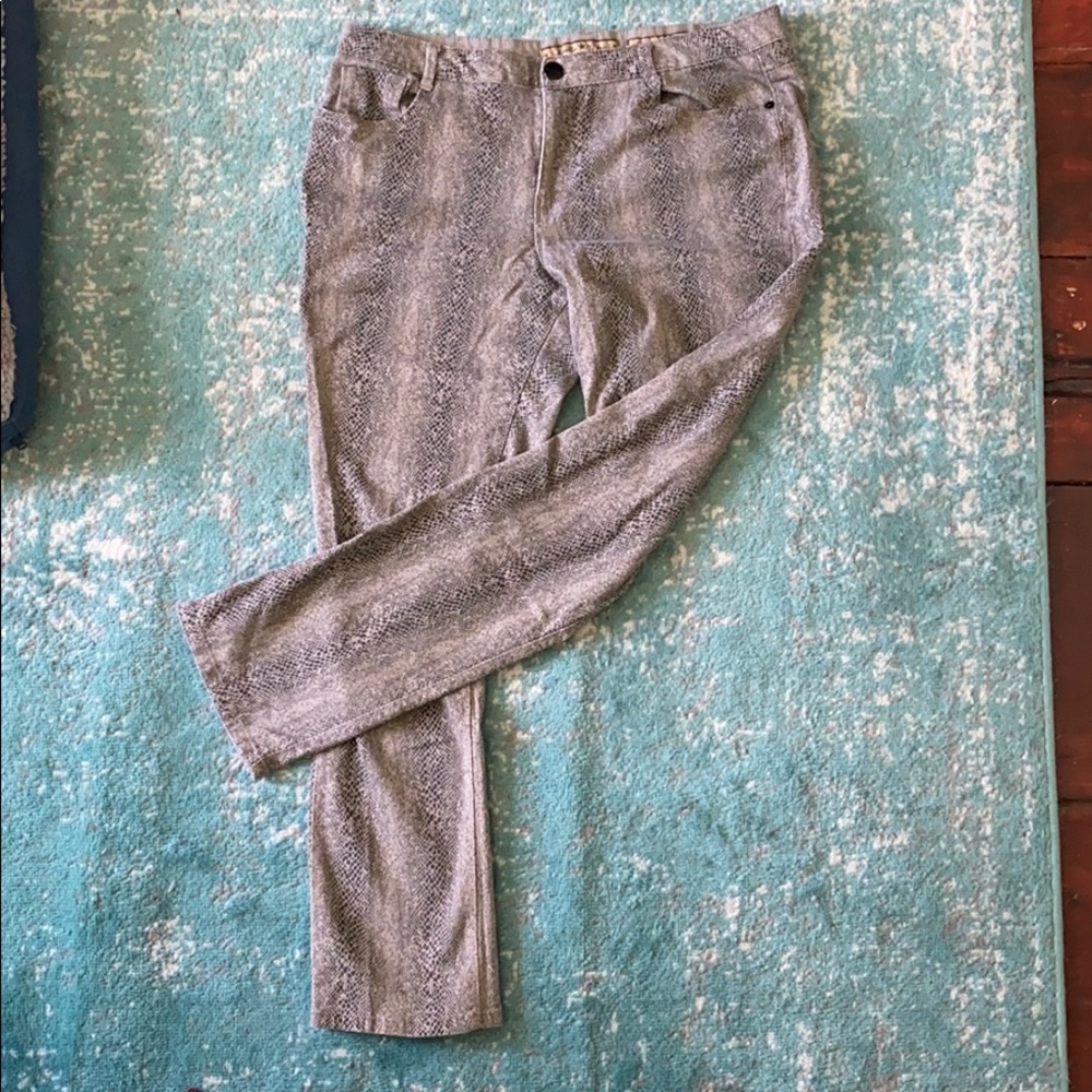 Snake Design Jeans